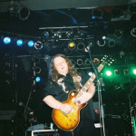 Warren rockin'