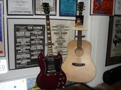 Dickey Unplugged Guitar at the Big House