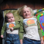 Kids (eat a peach)
