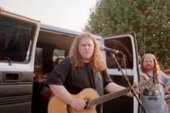 Warren jammin